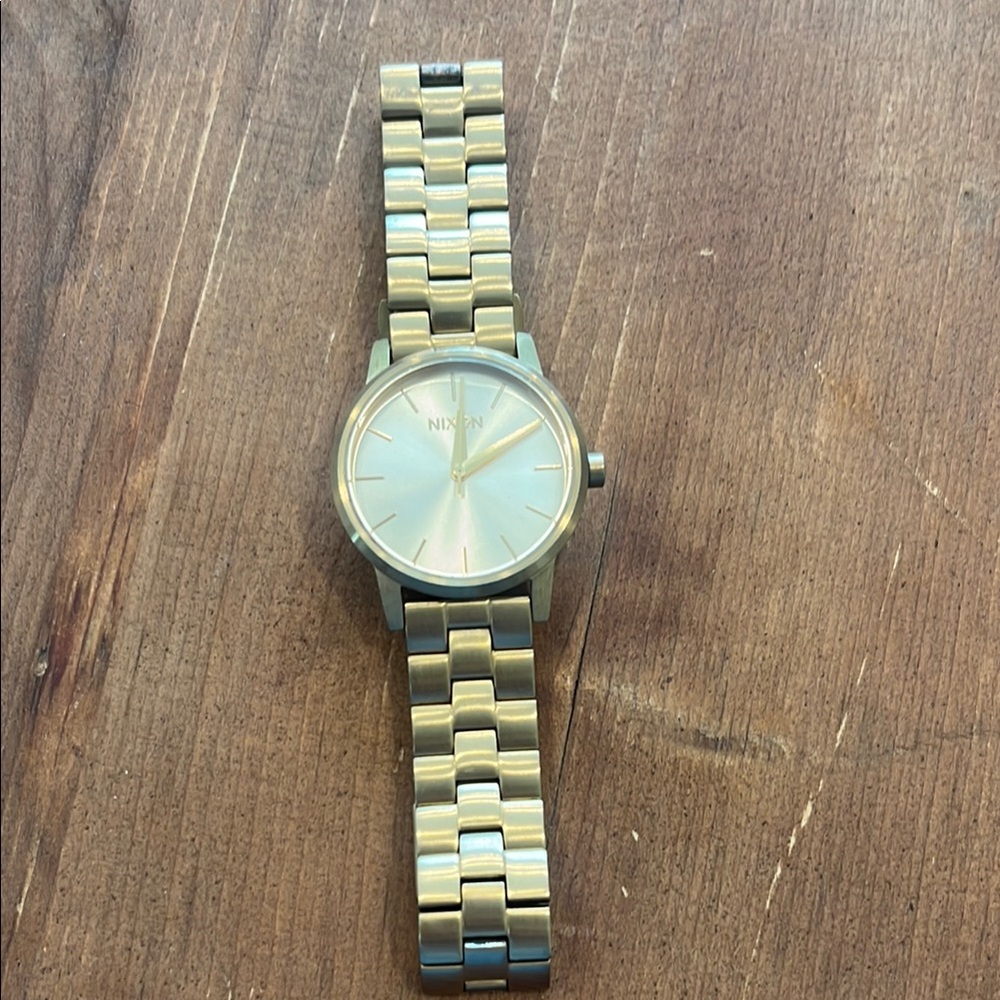 Nixon gold  Watch